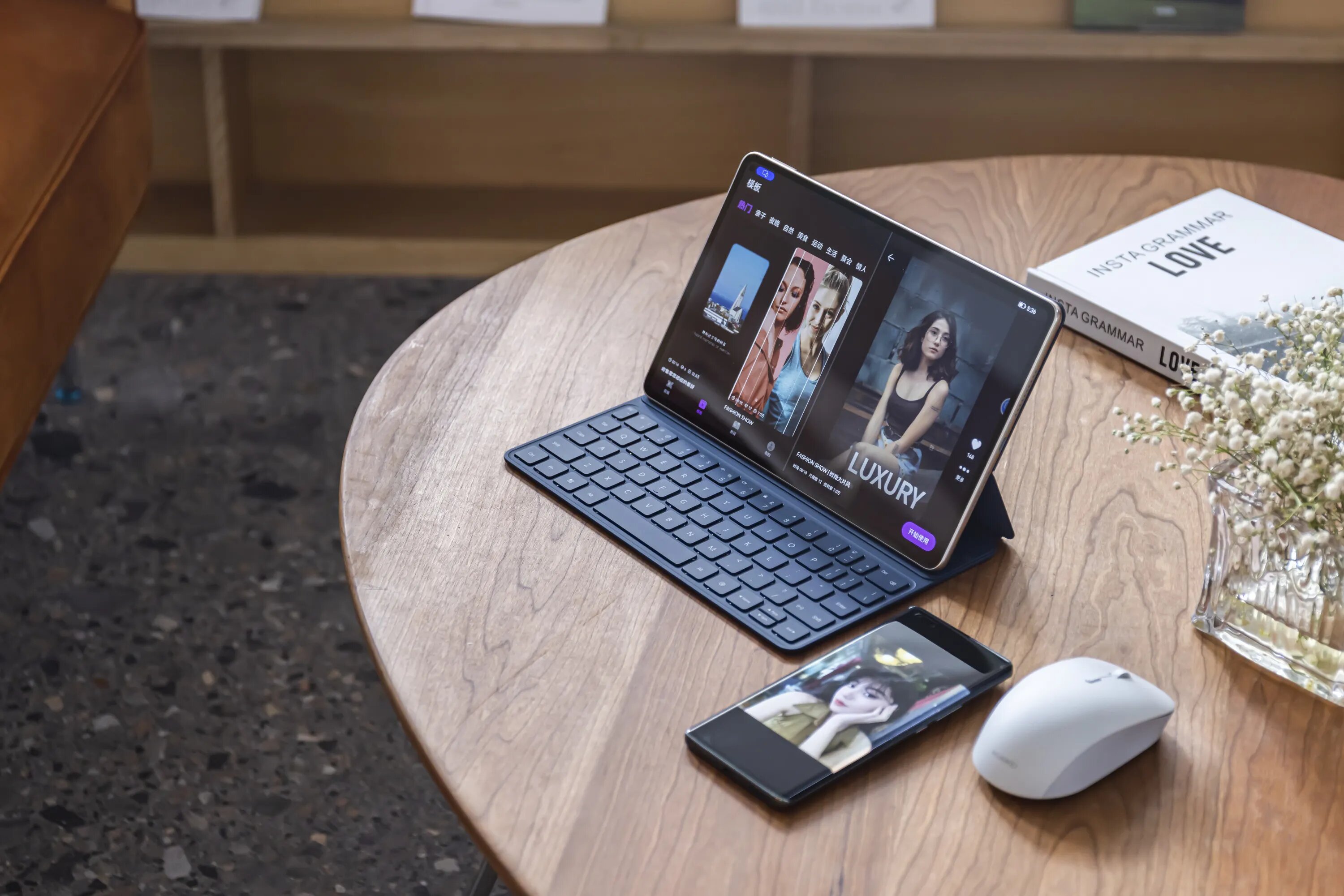 Apple Magic Keyboard vs Smart Folio: Sing endi sing luwih apik?